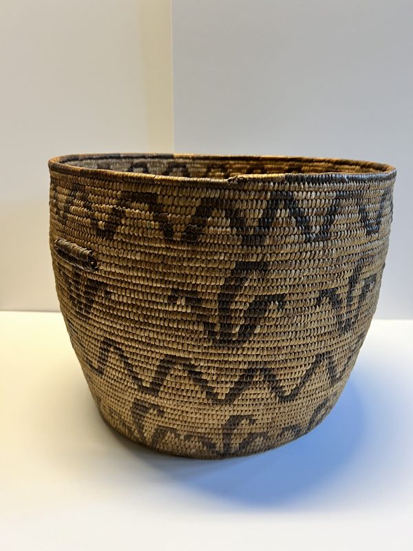 Ancient Native American Indian Large Basket; Corn Husk Pattern; 1880s to 1910 - Image 2