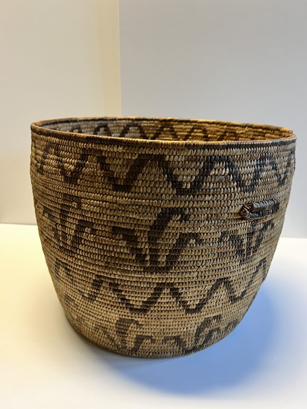 Ancient Native American Indian Large Basket; Corn Husk Pattern; 1880s to 1910 - Image 6
