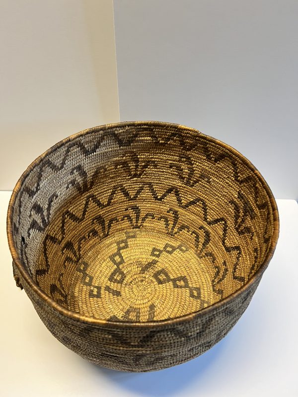 Ancient Native American Indian Large Basket; Corn Husk Pattern; 1880s to 1910 - Image 7