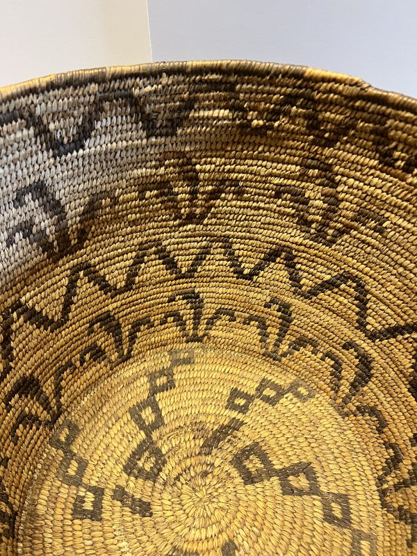 Ancient Native American Indian Large Basket; Corn Husk Pattern; 1880s to 1910 - Image 10