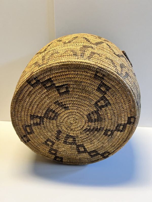 Ancient Native American Indian Large Basket; Corn Husk Pattern; 1880s to 1910 - Image 14