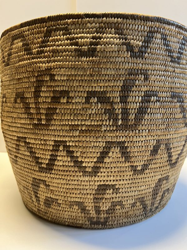 Ancient Native American Indian Large Basket; Corn Husk Pattern; 1880s to 1910 - Image 13